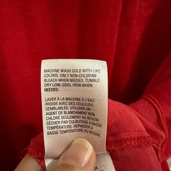 EUC Alfani Sleeveless Silky Blouse Red size Medium - Picture 4 of 7